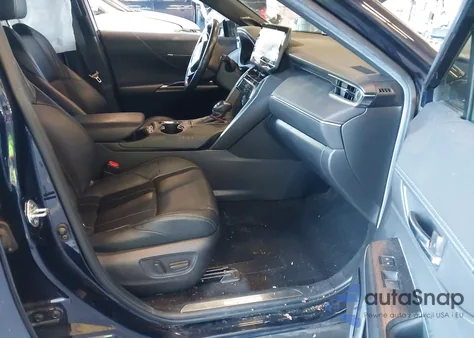 2021 Toyota Venza Limited z USA, uszkodzony, nr VIN JTEAAAAH8MJ010928